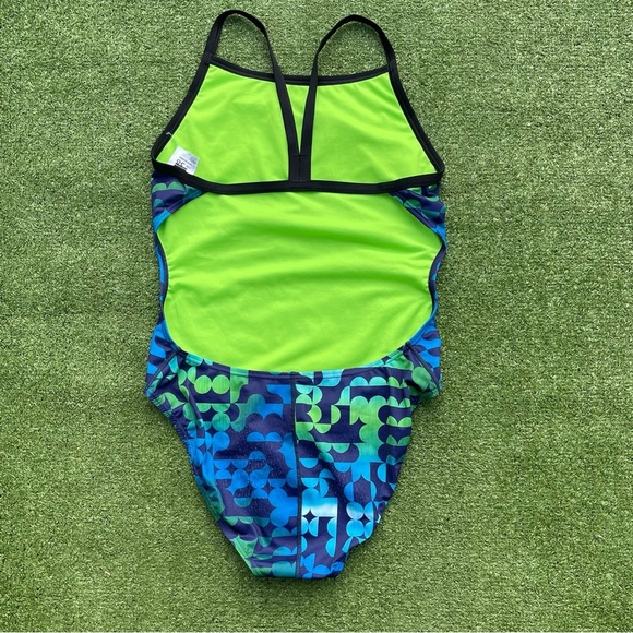 Arena Size 38 Women’s Challenge Back Preowned gently used swim meet pool summer - Picture 2 of 5